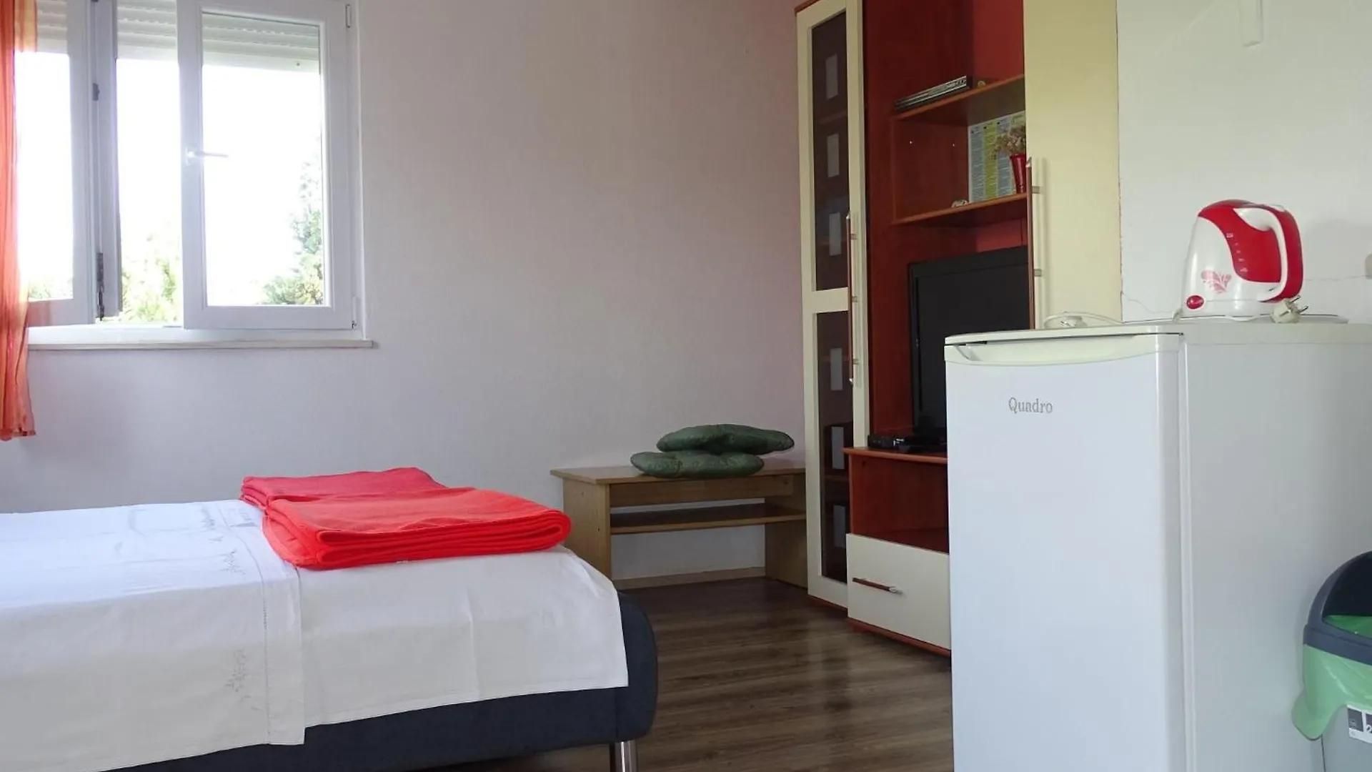 Apartmani Luna Sukosan 0*,